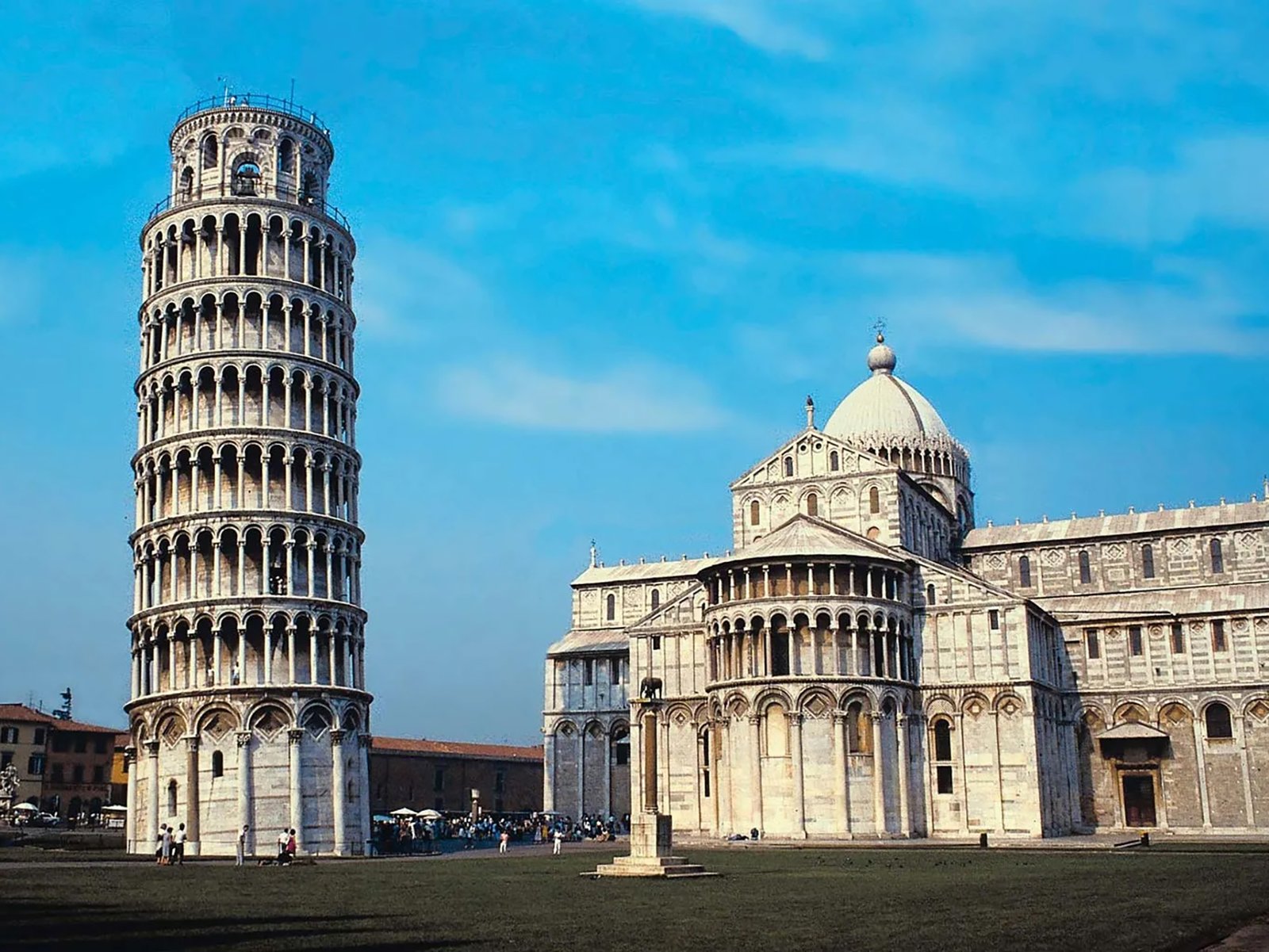 Leaning-Tower-of-Pisa-cathedral-Italy copiar